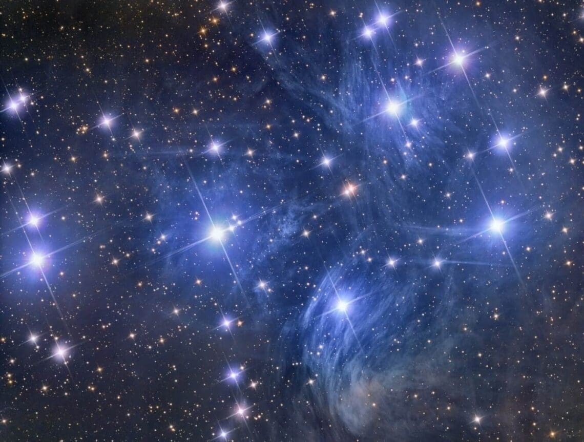 stele singuratice intre clustere