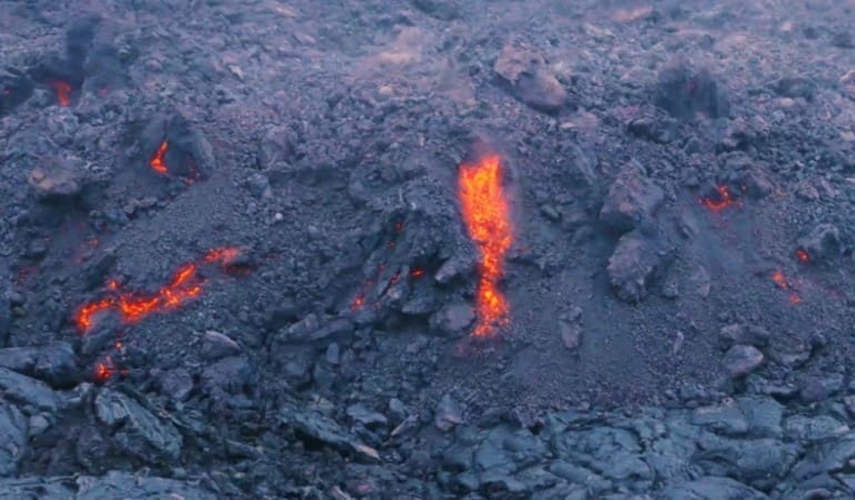 miezul Pamantului spre suprafata